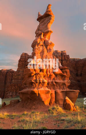 La Hopi Clown. Moenave arenaria, relativamente morbido strato di arenaria che si presta bene a essere scolpito da erosione. In Arizona, Stati Uniti d'America Foto Stock