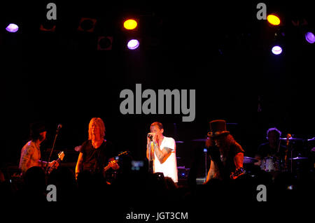 (L-r) Dave Navarro,duff mckagan,chester bennington Linkin Park,slash matt sorum eseguendo camp freddy roxy West Hollywood. Foto Stock