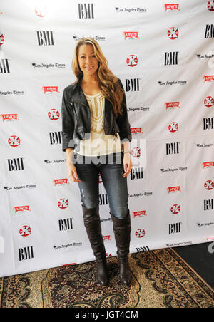 Colbie Caillat arrivo ritratto bmi 'come ho scritto quella canzone ' pannello di casa tramonto blues West Hollywood. Foto Stock