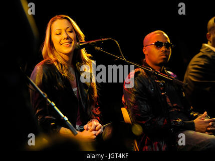 (L-r) Colbie Caillat stadio nas bmi 'come ho scritto quella canzone ' pannello di casa tramonto blues West Hollywood. Foto Stock