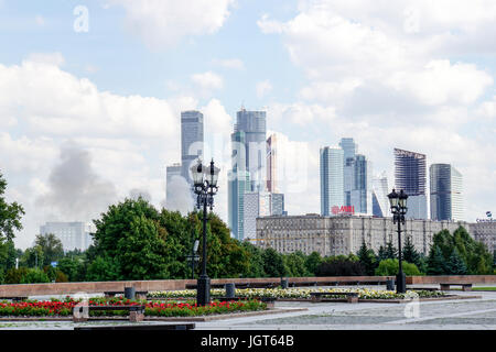 Edificio alto e moderno a Mosca, Federazione russa Foto Stock