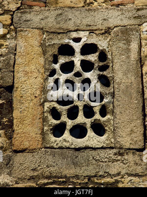 Chiesa di San Julián de los Prados o Santullano. Pre-Ramirense. Asturiano pre-romanica. Ix secolo. La finestra originale. Spagna. Foto Stock