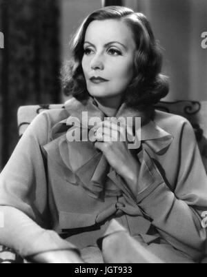 Il dipinto di velo Anno : 1934 USA Direttore : Richard Boleslawski Greta Garbo. È vietato riprodurre la fotografia al di fuori del contesto della promozione del film. Esso deve essere accreditato al Film Company e/o il fotografo assegnato da o autorizzati da/ammessi sul set del Film Company. Limitato a uso editoriale. Foto12 non concede diritti di pubblicità delle persone rappresentate. Foto Stock