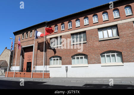 Il sito di La resa della Germania alla fine della Seconda Guerra Mondiale, al Collège Moderne et Technique a Reims, Francia. L'edificio scolastico è servita presso il Foto Stock