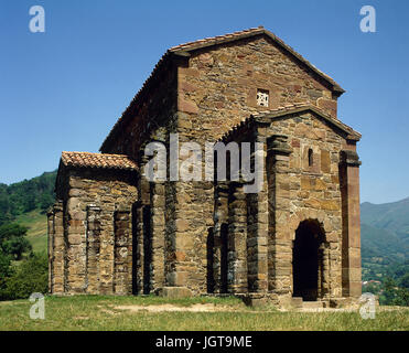 Santa Cristina di Lena. Cattolica romana asturiano chiesa preromanici. Lena. Asturias. Spagna. All'esterno. Foto Stock