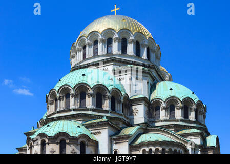 Bella vista della Cattedrale Alexander Nevsky a Sofia la capitale della Bulgaria Foto Stock