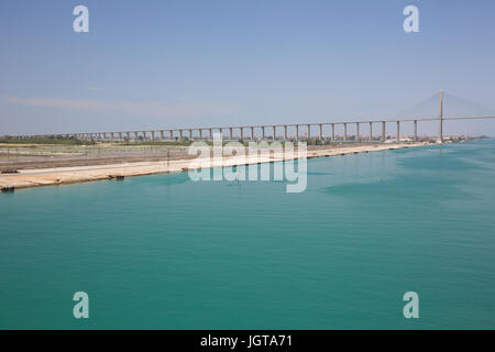 Il canale di Suez Ponte sul west bank a El-Qantara Foto Stock