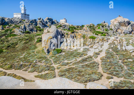 Faro sulla sommità del Capo Testa. A nord della Sardegna Foto Stock