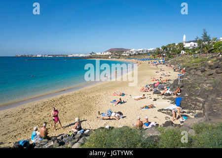 Badestrand Playa dorada bei playa blanca, Lanzarote, kanarische isole, europa | Playa dorada a playa blanca, Lanzarote, Isole canarie, europa Foto Stock