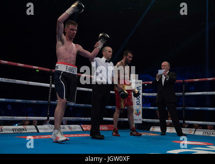 Sabato 8 Luglio 2017: Pugilato, Braehead Arena di Glasgow, Scozia. Haddingtons middleweight boxer Iain Trotter sconfigge Borislav Zankov dalla Bulgaria a Braehead Arena in Glasgow Foto Stock