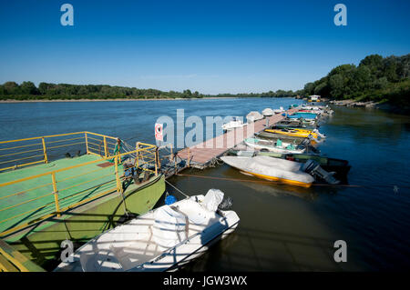 L'Italia, Emilia Romagna, Polesine Parmense, fiume Po, Porto Foto Stock