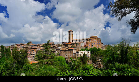 Vista panoramica della antica città medievale di Sutri, vicino Roma Foto Stock