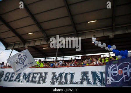 Vicenza, Italia. 08 Luglio, 2017. Marinai di Milano tifosi Credito: Antonio Melita/Pacific Press/Alamy Live News Foto Stock