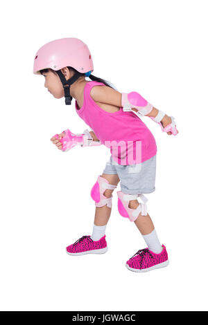 Asian poco ragazza cinese che indossa il kit di protezione negli isolati di sfondo bianco Foto Stock