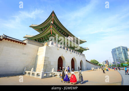 Gwanghwamun cancello su giu 19, 2017 nella città di Seoul, Corea - famoso punto di riferimento Foto Stock