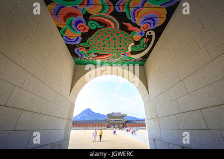 Gwanghwamun cancello su giu 19, 2017 nella città di Seoul, Corea - famoso punto di riferimento Foto Stock