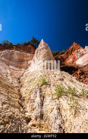 Rustrel, Parc naturel régional du Luberon, le Colorado provenzale (anciennes carrières d'ocres) 84 Foto Stock