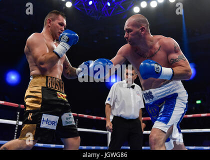 Sabato 8 Luglio 2017: Pugilato, Braehead Arena di Glasgow, Scozia. Boxing - Edinburgh boxer Stephen Simmons sconfigge Lukasz Rusiewicz nella divisione Cruiserwight Foto Stock