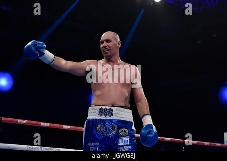 Sabato 8 Luglio 2017: Pugilato, Braehead Arena di Glasgow, Scozia. Boxing - Edinburgh boxer Stephen Simmons sconfigge Lukasz Rusiewicz nella divisione Cruiserwight Foto Stock