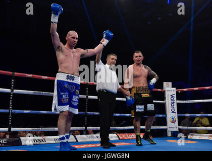 Sabato 8 Luglio 2017: Pugilato, Braehead Arena di Glasgow, Scozia. Boxing - Edinburgh boxer Stephen Simmons sconfigge Lukasz Rusiewicz nella divisione Cruiserwight Foto Stock