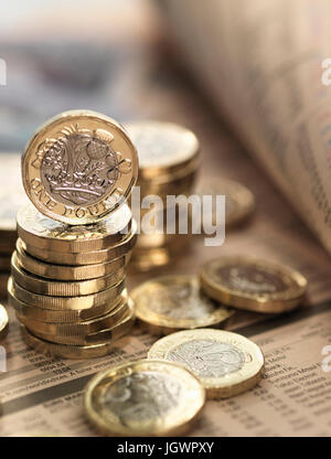 Ancora in vita della valuta britannica sul quotidiano finanziario, close-up Foto Stock