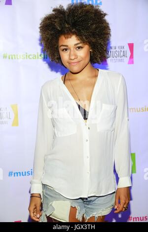 New York, NY, STATI UNITI D'AMERICA. 10 Luglio, 2017. Ariana Debose presso gli arrivi per New York Festival Musicale di apertura notturna, Terrazza Hudson, New York, NY Luglio 10, 2017. Credito: Jason Mendez/Everett raccolta/Alamy Live News Foto Stock