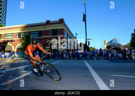 New Westminster, British Columbia, Canada. 11 Luglio, 2017. Kristi Lay da Montreal, Canada vince la pro femminile in gara la nuova West Grand Prix. Joe Ng/Alamy Live News Foto Stock