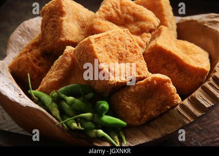 Tahu Goreng Sumedang, croccante Tofu da Sumedang, West Java Foto Stock