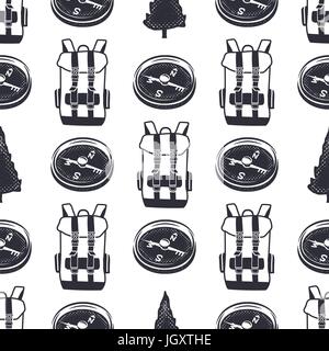Vintage disegnati a mano avventura trekking design pattern. Camping La carta da parati senza giunture con zaino, bussola. Monocromatico design retrò. Illustrazione Vettoriale. Utilizzare per la stampa su tessuto, progetti web, t-shirt. Illustrazione Vettoriale