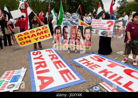 Washington DC, Stati Uniti d'America - 24 Settembre 2011: siriana americani che protestavano contro il presidente siriano Bashar al-Assad davanti alla Casa Bianca Foto Stock