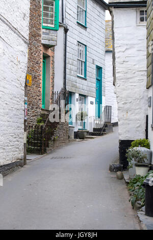 Strada stretta in Port Isaac, Cornwall, Regno Unito Foto Stock