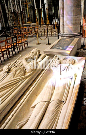 Varie viste di tombe nella cattedrale di San Dionigi, Francia su 10/01/2015 Foto Stock