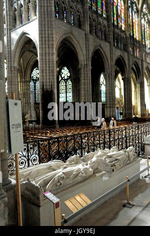 Varie viste di tombe nella cattedrale di San Dionigi, Francia su 10/01/2015 Foto Stock