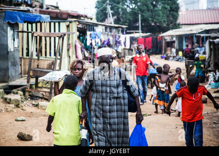 Abidjan migranti area remota Foto Stock