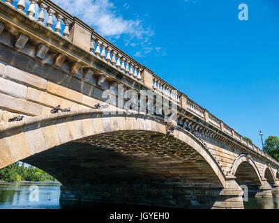 Serpentine Bridge, Hyde Park, Londra, Inghilterra, Regno Unito, GB. Foto Stock