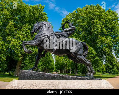 Energia fisica statua, da George Fredrick Watt ,Kensington Gardens /Hyde Park di Londra, Inghilterra Foto Stock