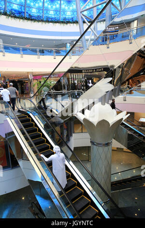 Miroren shopping center. Marina Mall. 2001. Emirato di Abu Dhabi. Foto Stock