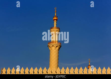 Minareto. Moschea Sheikh Zayed. 1995. Emirato di Abu Dhabi. Foto Stock