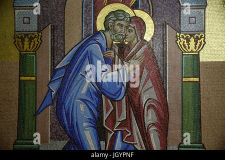 Il Monastero Kykkos, Cipro. Mosaico. San Gioacchino abbracciando St Ann. Foto Stock