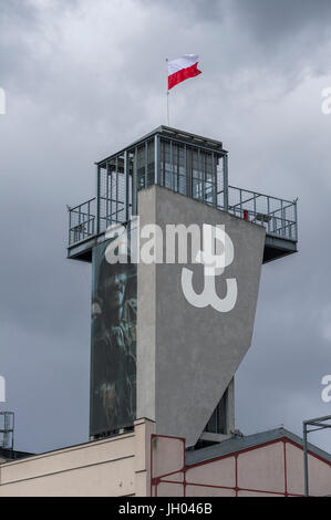 Insurrezione di Varsavia Museo con simbolo di ancoraggio (Polska Walczaca) a Varsavia in Polonia. 6 Aprile 2017 © Wojciech Strozyk / Alamy Stock Photo Foto Stock