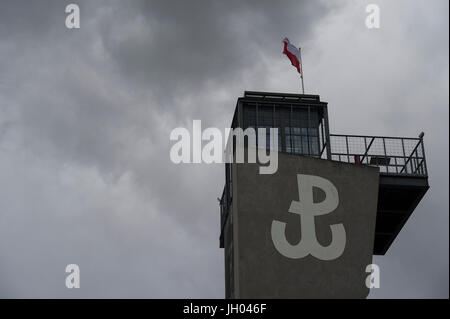 Insurrezione di Varsavia Museo con simbolo di ancoraggio (Polska Walczaca) a Varsavia in Polonia. 6 Aprile 2017 © Wojciech Strozyk / Alamy Stock Photo Foto Stock