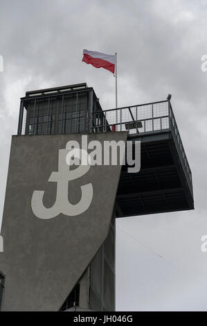 Insurrezione di Varsavia Museo con simbolo di ancoraggio (Polska Walczaca) a Varsavia in Polonia. 6 Aprile 2017 © Wojciech Strozyk / Alamy Stock Photo Foto Stock