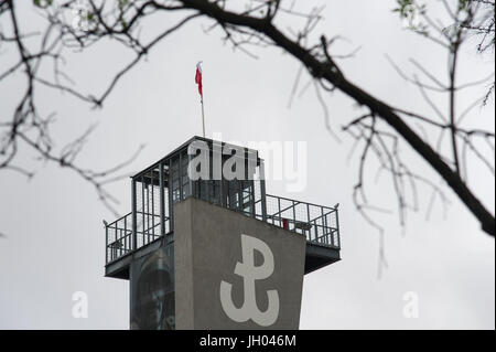 Insurrezione di Varsavia Museo con simbolo di ancoraggio (Polska Walczaca) a Varsavia in Polonia. 6 Aprile 2017 © Wojciech Strozyk / Alamy Stock Photo Foto Stock