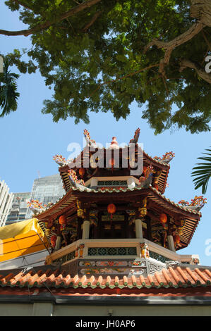 A tre piani di pagoda, parte del Singapore Yu Huang Gong, o il Tempio di giada celeste imperatore. Telok Ayer Street, Chinatown, Singapore Foto Stock