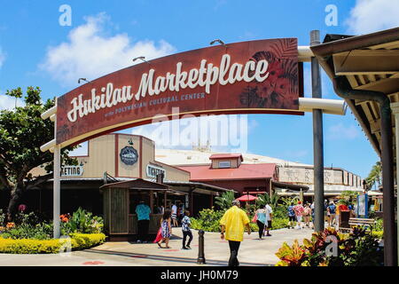 Honolulu, Hawaii - Maggio 27, 2016:l'ingresso al mercato Hukilau presso il Centro Culturale Polinesiano, una popolare attrazione turistica su Oahu. Foto Stock