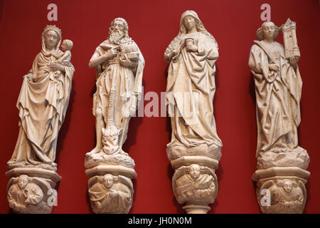 CitŽ de l'architecture et du patrimoine (Museo di architettura & patrimonio), Parigi. Copie delle statue di Chateaudun Sainte-Chapelle. La Francia. Foto Stock