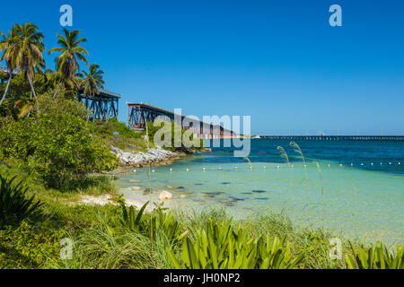Vecchio Bahia Honda Bidge rampa parte della ferrovia oltremare costruito da Henry Flagler in Florida Keys Foto Stock