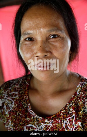 Chamroeun client di microfinanza Voeurng Savoeurn. Cambogia. Foto Stock