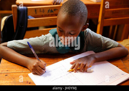Mulago scuola per i sordi, gestito dalla Mulago cattolica comunità Spiritani. Uganda. Foto Stock