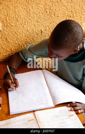 Mulago scuola per i sordi, gestito dalla Mulago cattolica comunità Spiritani. Uganda. Foto Stock
